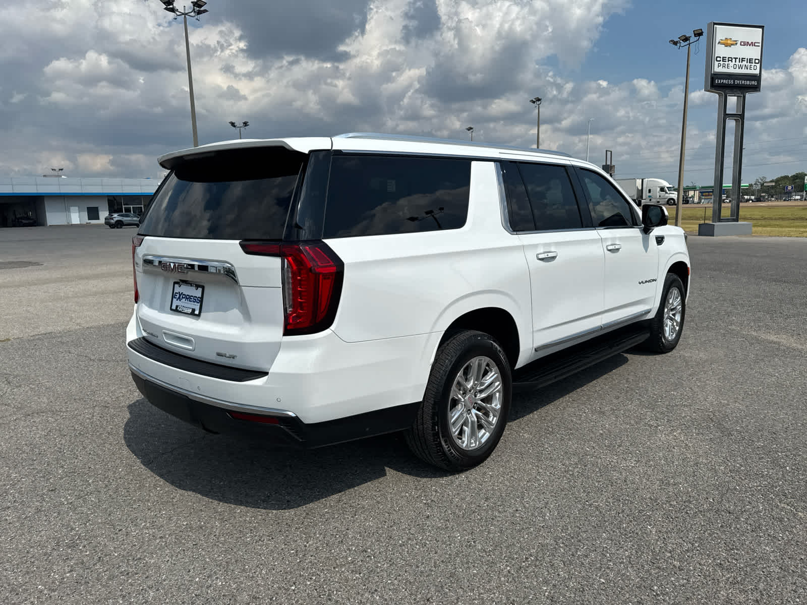 2022 Gmc Yukon XL SLT photo 3