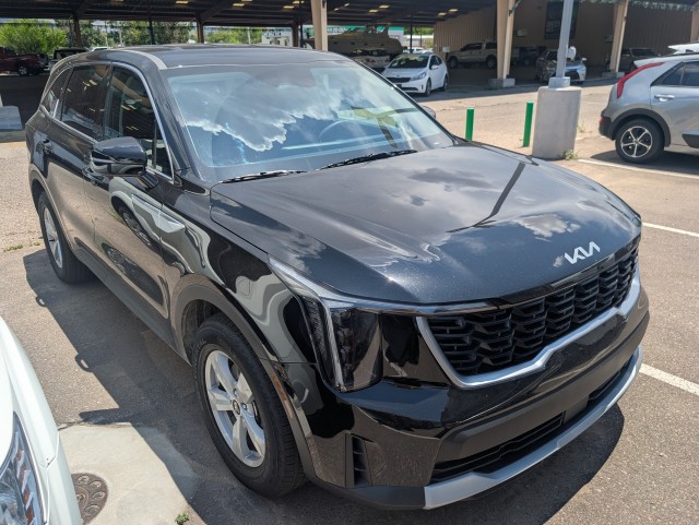 Used 2025  Kia LX image 1