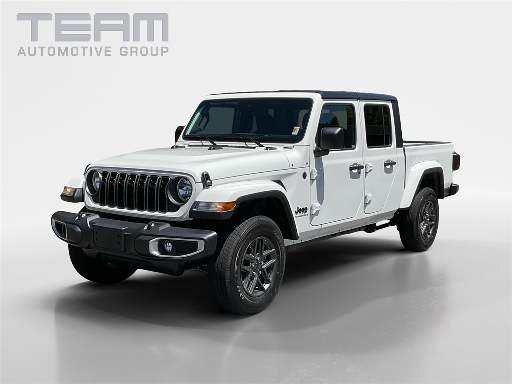 2025 Jeep Gladiator Sport S photo 3