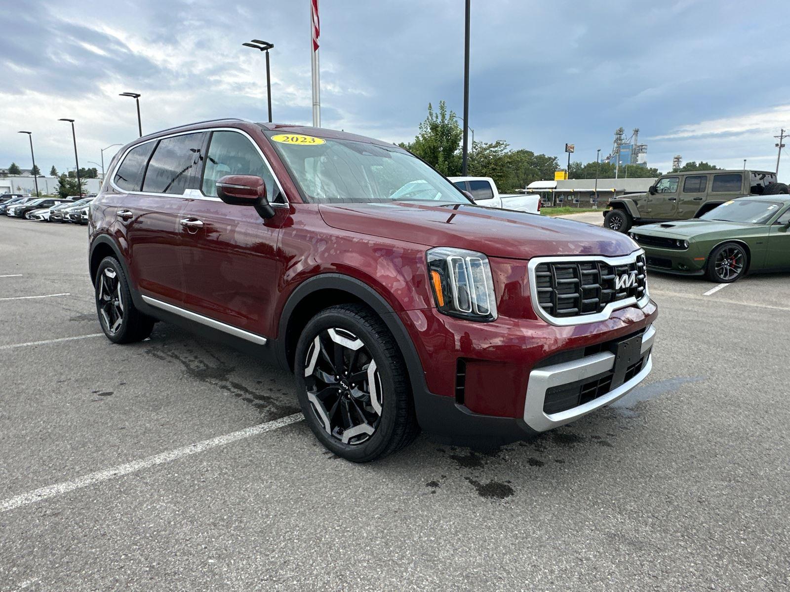 2023 Kia Telluride S photo 3