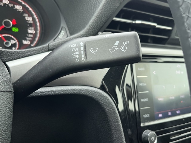 2022 Volkswagen Passat 2.0T SE photo 31
