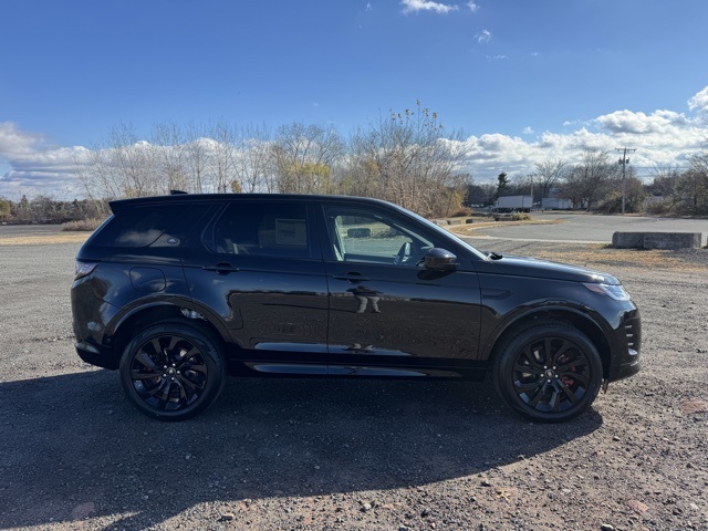 2025 Land Rover Discovery Sport Dynamic SE photo 3