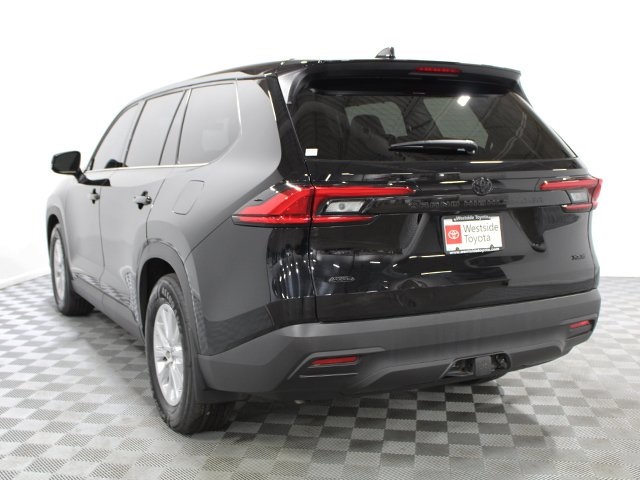 2024 Toyota Grand Highlander XLE photo 2