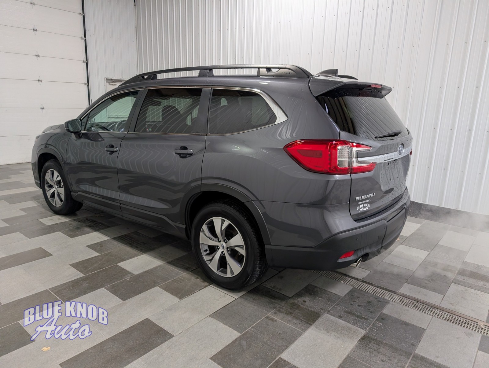 2024 Subaru Ascent Premium photo 2