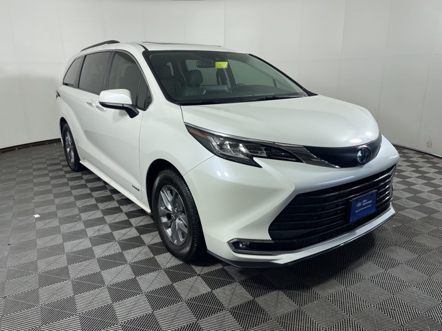 Certified 2021 Toyota Sienna XLE with VIN 5TDYSKFC0MS033867 for sale in Shakopee, Minnesota