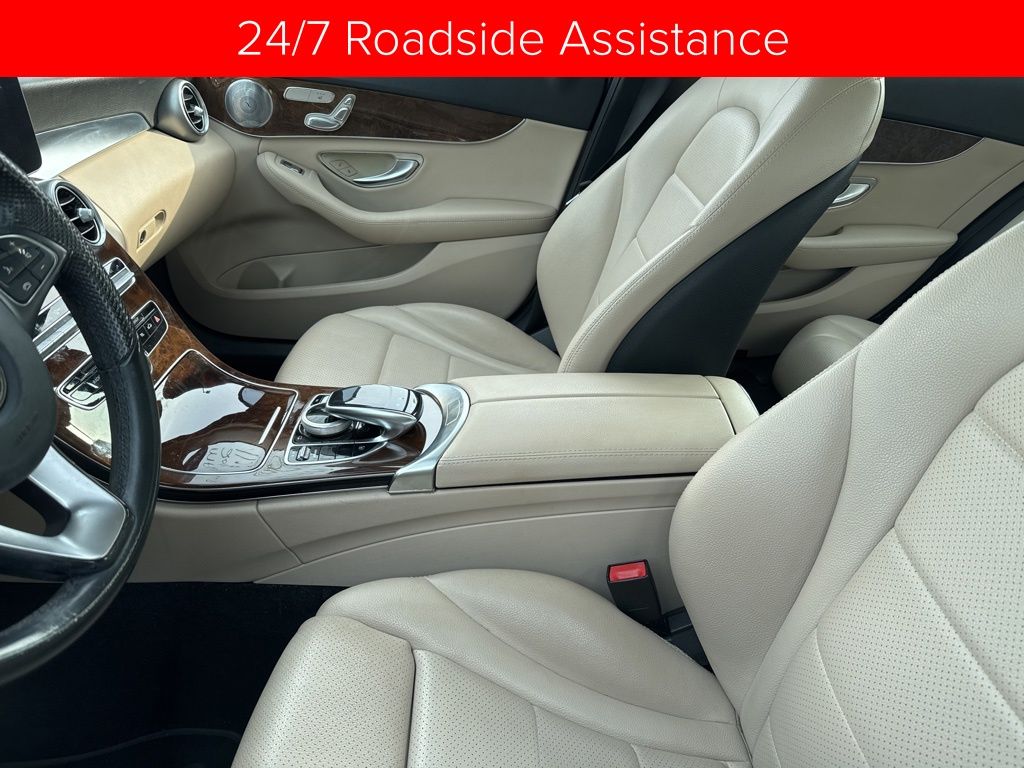 2016 Mercedes Benz C 300 4MATIC Sedan photo 4