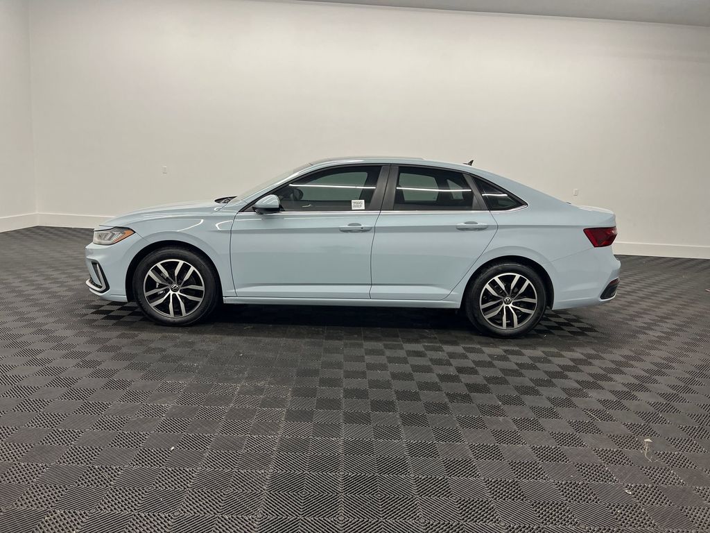 2025 Volkswagen Jetta 1.5T photo 2