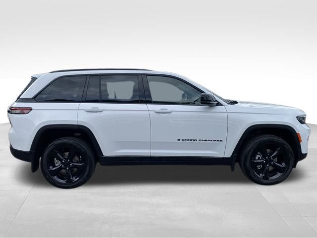 2025 Jeep Grand Cherokee Altitude X photo 4