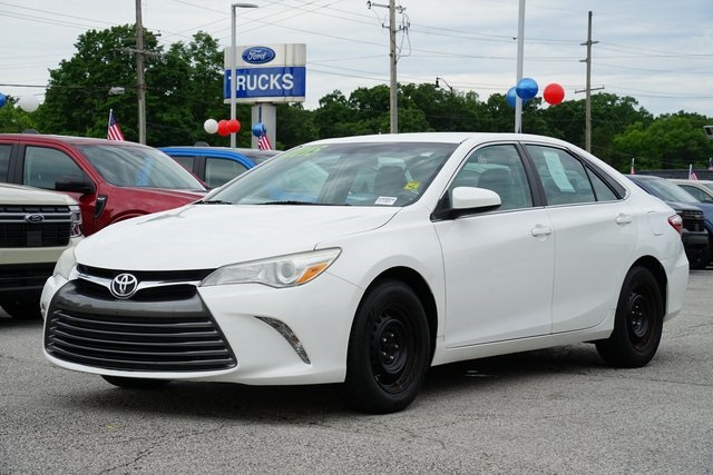 2015 Toyota Camry Base photo 3