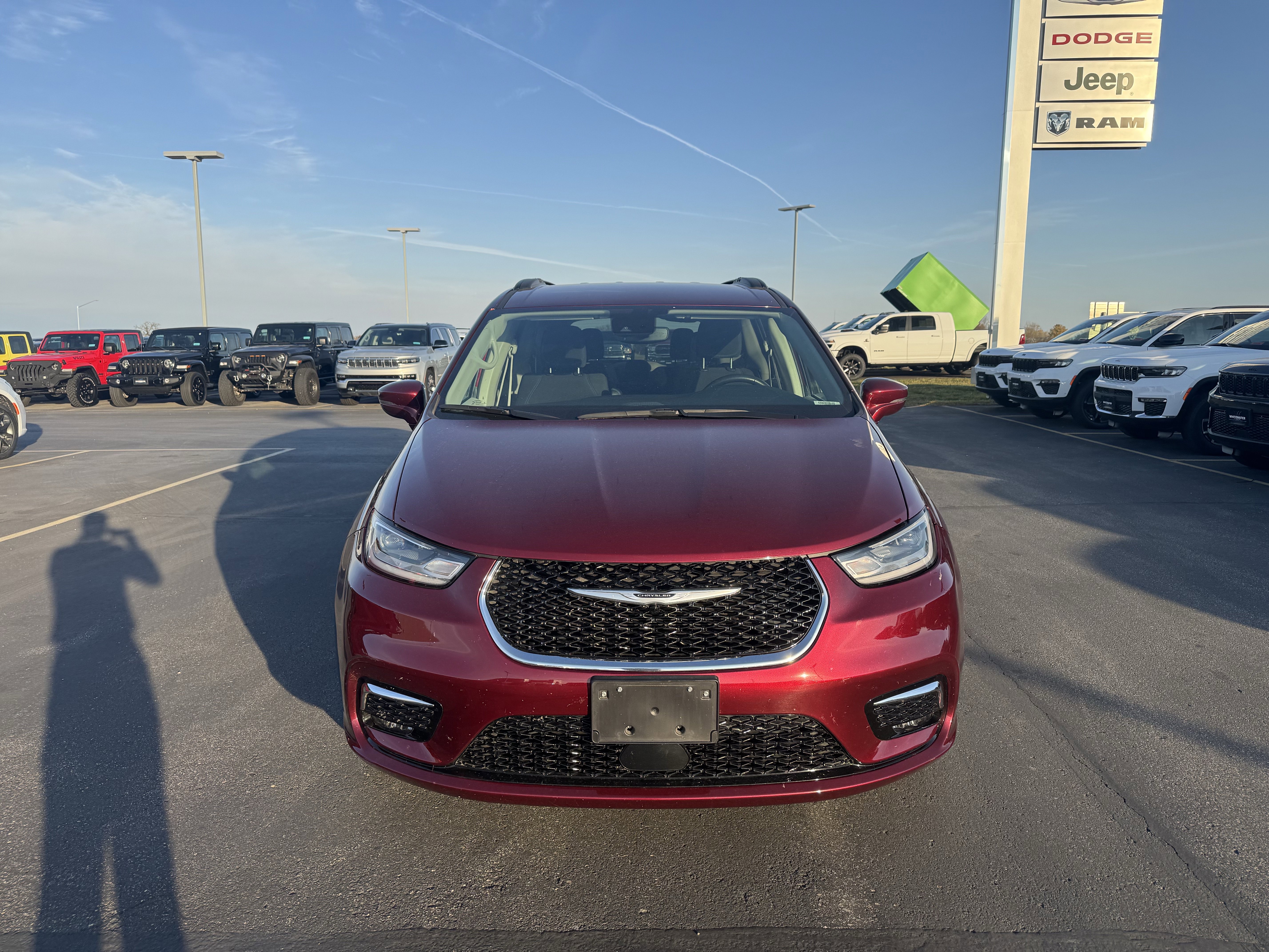 Used 2021 Chrysler Pacifica Touring with VIN 2C4RC3FG0MR526399 for sale in Burnsville, Minnesota