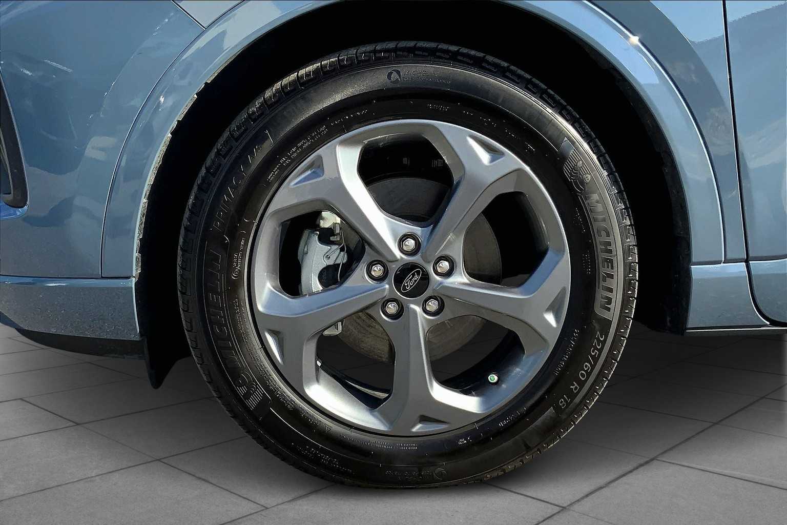 2024 Ford Escape ST-Line photo 8