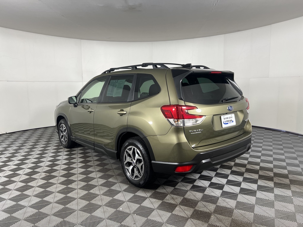 2024 Subaru Forester Premium photo 25