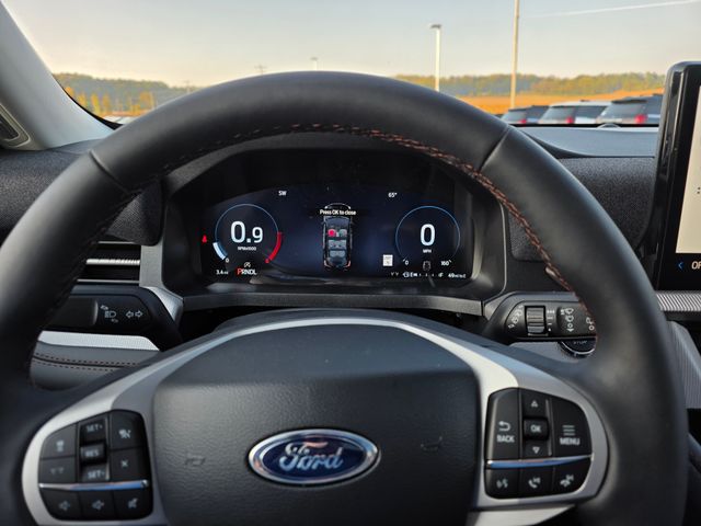 2025 Ford Explorer photo 13