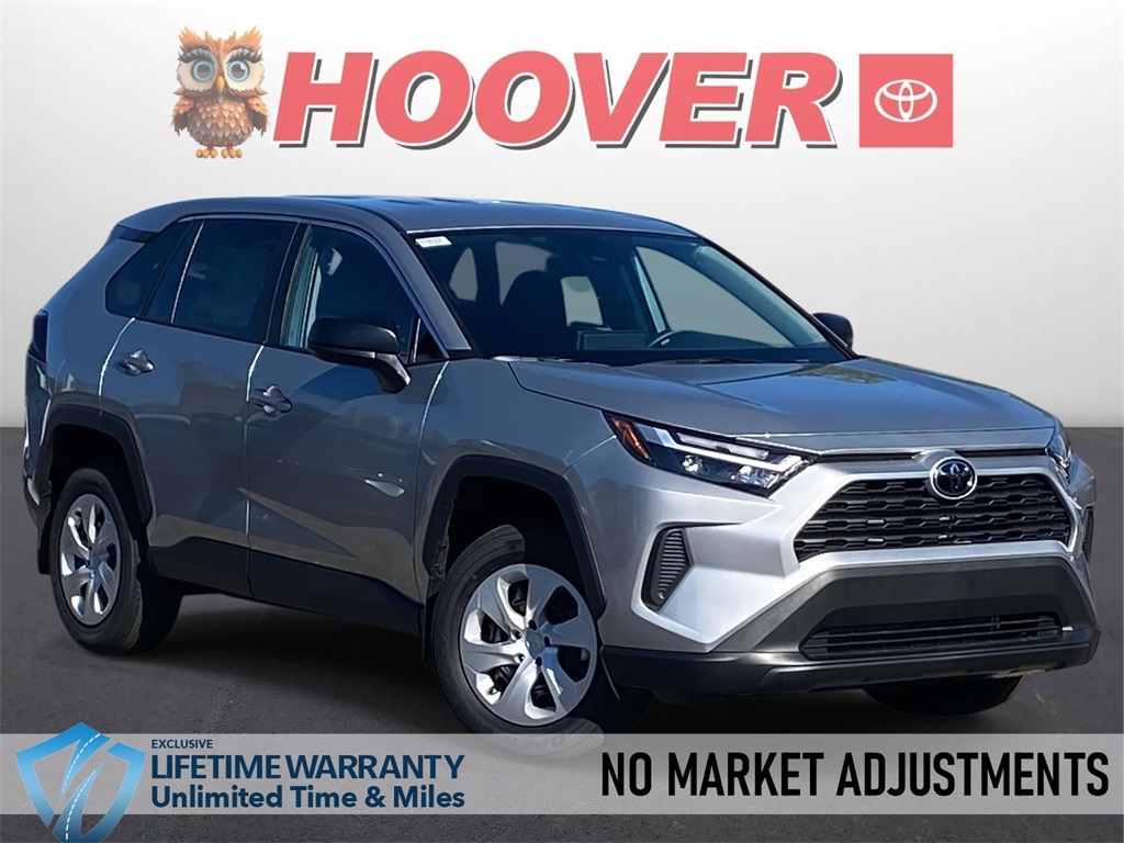 2025 Toyota RAV4 LE's photo