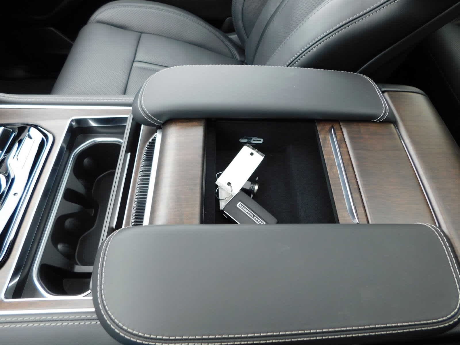 2024 Jeep Grand Wagoneer L Base photo 40