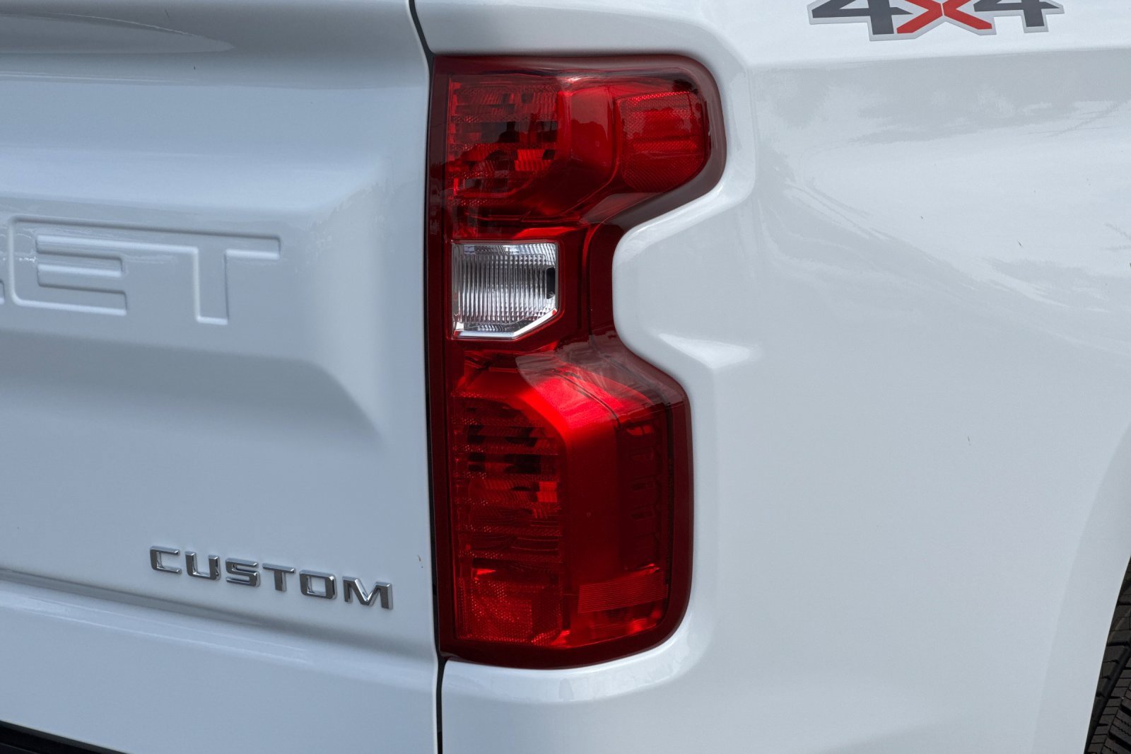 2025 Chevrolet Silverado Custom photo 23