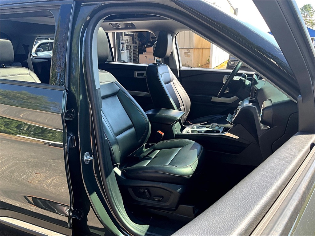 2022 Ford Explorer XLT photo 11