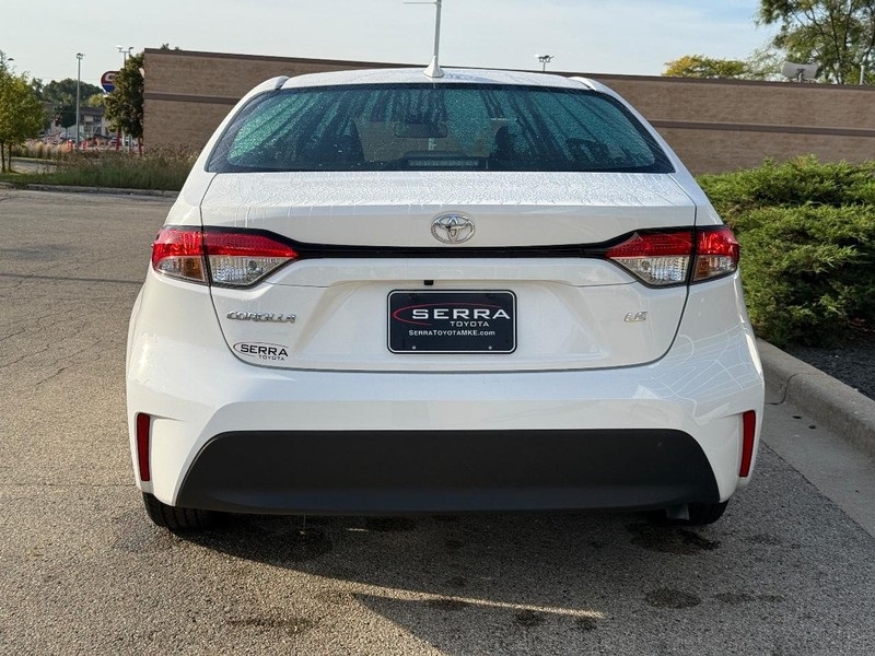 2023 Toyota Corolla LE photo 4