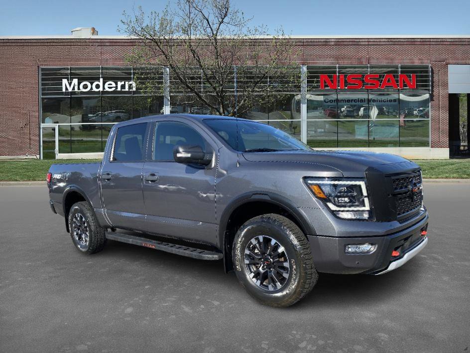 2021 Nissan Titan PRO-4X photo 5