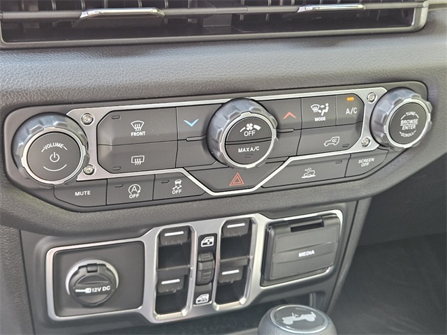 2025 Jeep Wrangler Sport photo 21