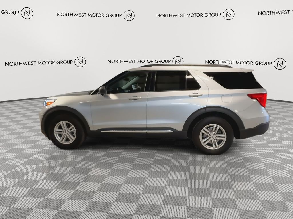 2022 Ford Explorer XLT photo 6