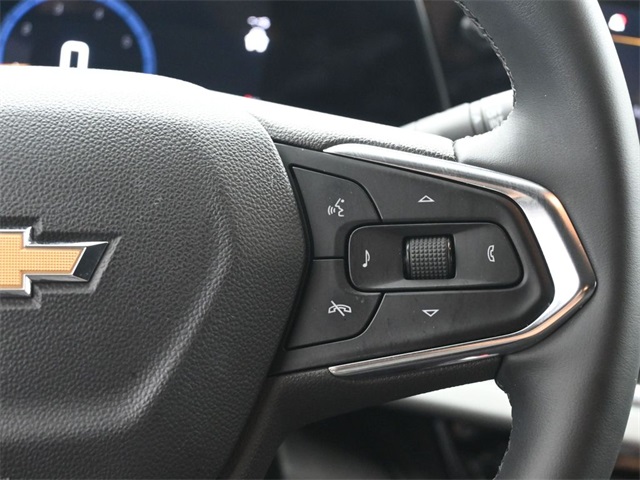 2024 Chevrolet Trax LT photo 2