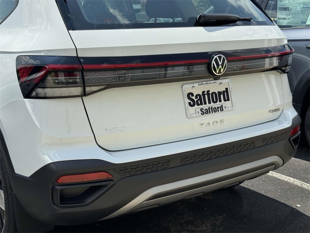 2025 Volkswagen Taos S photo 11