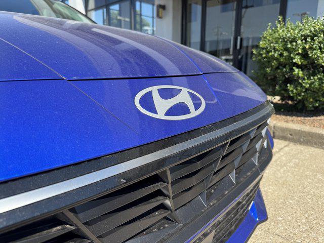 2025 Hyundai Elantra Limited photo 13