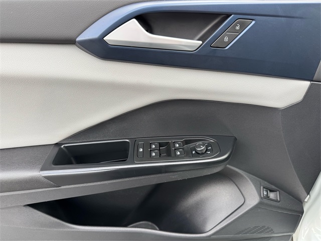 2022 Volkswagen Taos SE photo 7