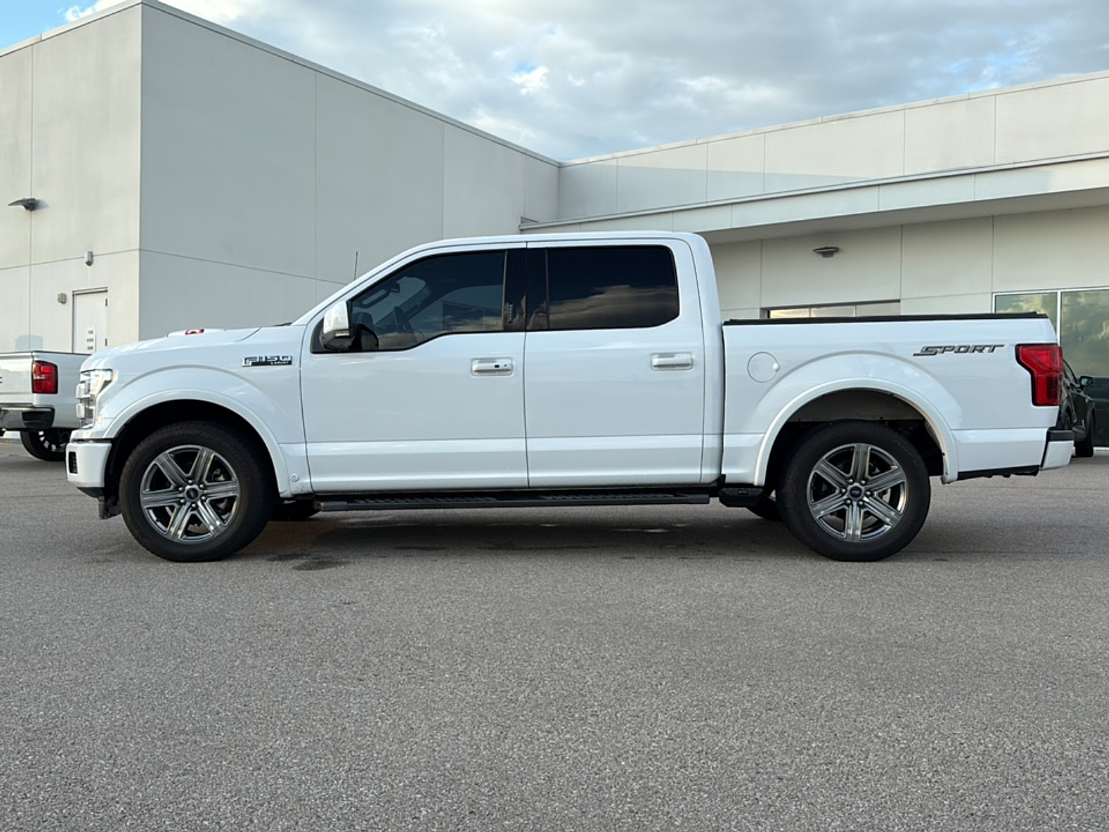 2019 Ford F-150 Lariat photo 2