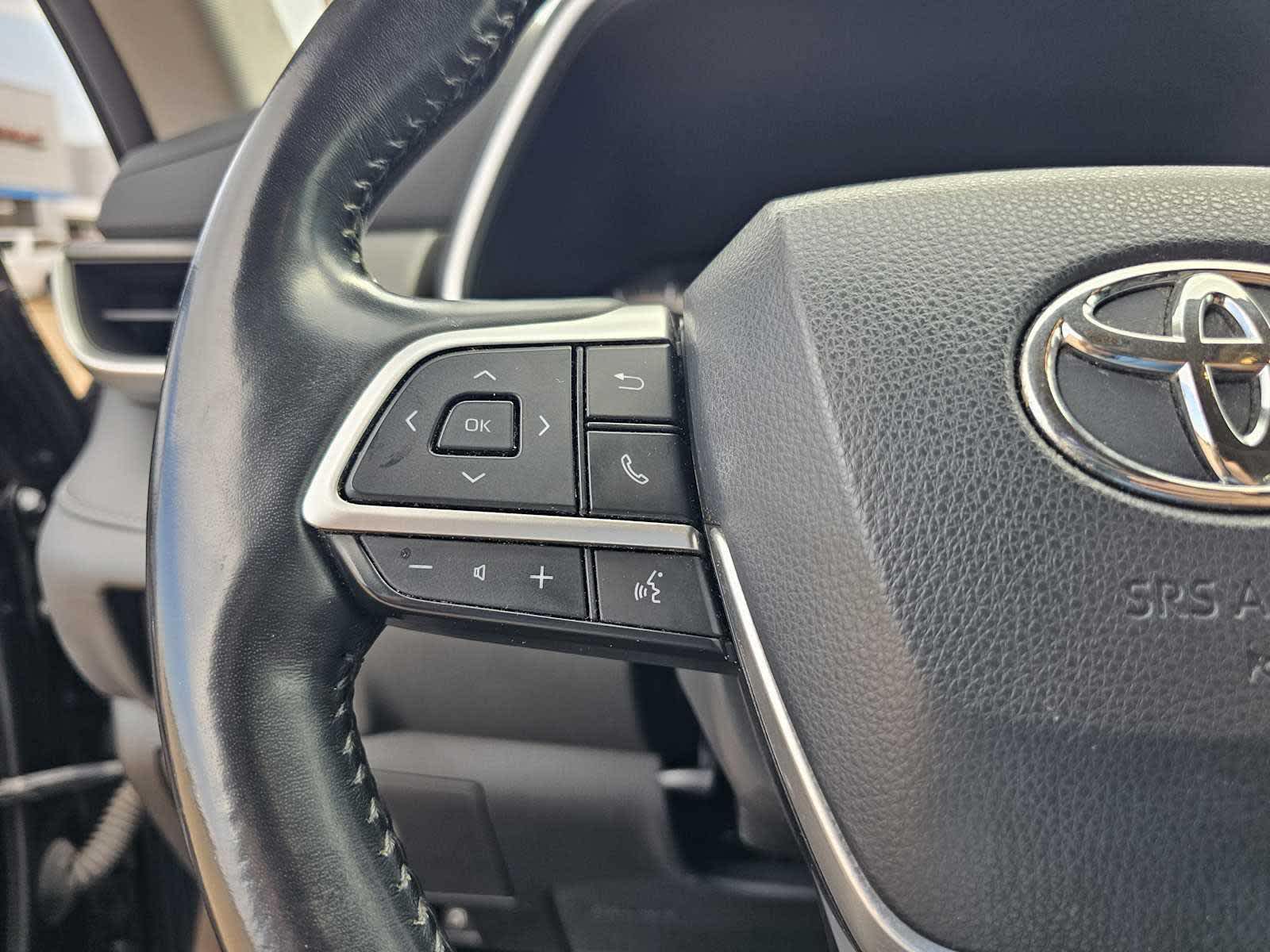 2022 Toyota Highlander XLE photo 25