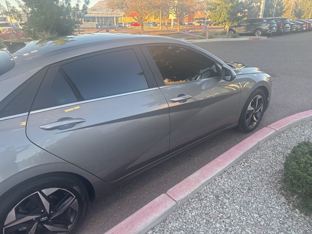 2023 Hyundai Elantra Hybrid Limited photo 8