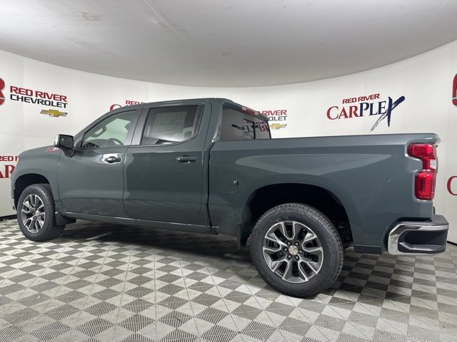 2025 Chevrolet Silverado 1500 LT photo 4