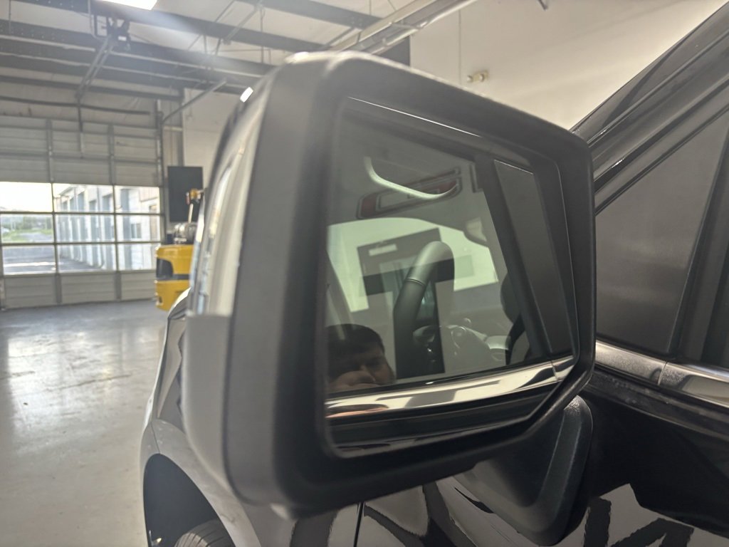 2025 Chevrolet Silverado 1500 LTZ photo 4