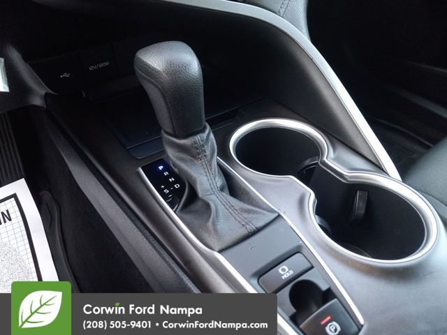 2021 Toyota Camry LE photo 17