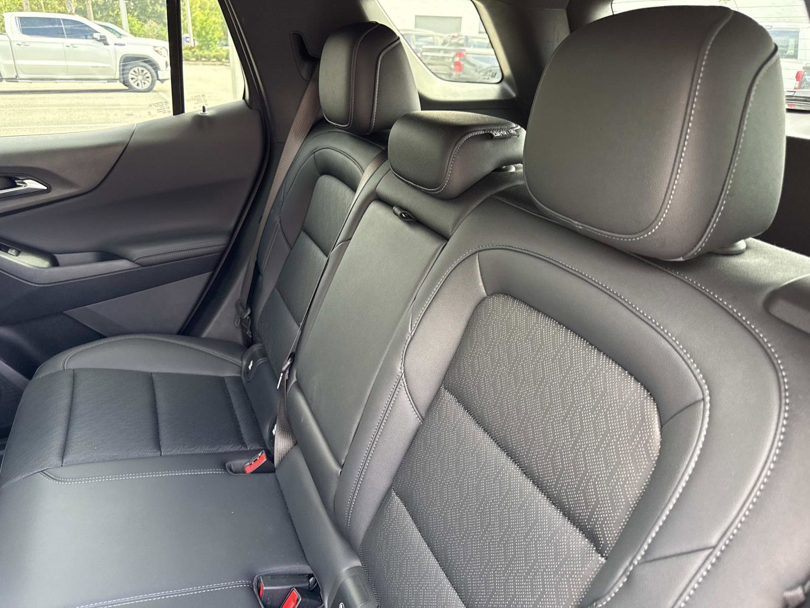 2025 Chevrolet Equinox LT photo 10