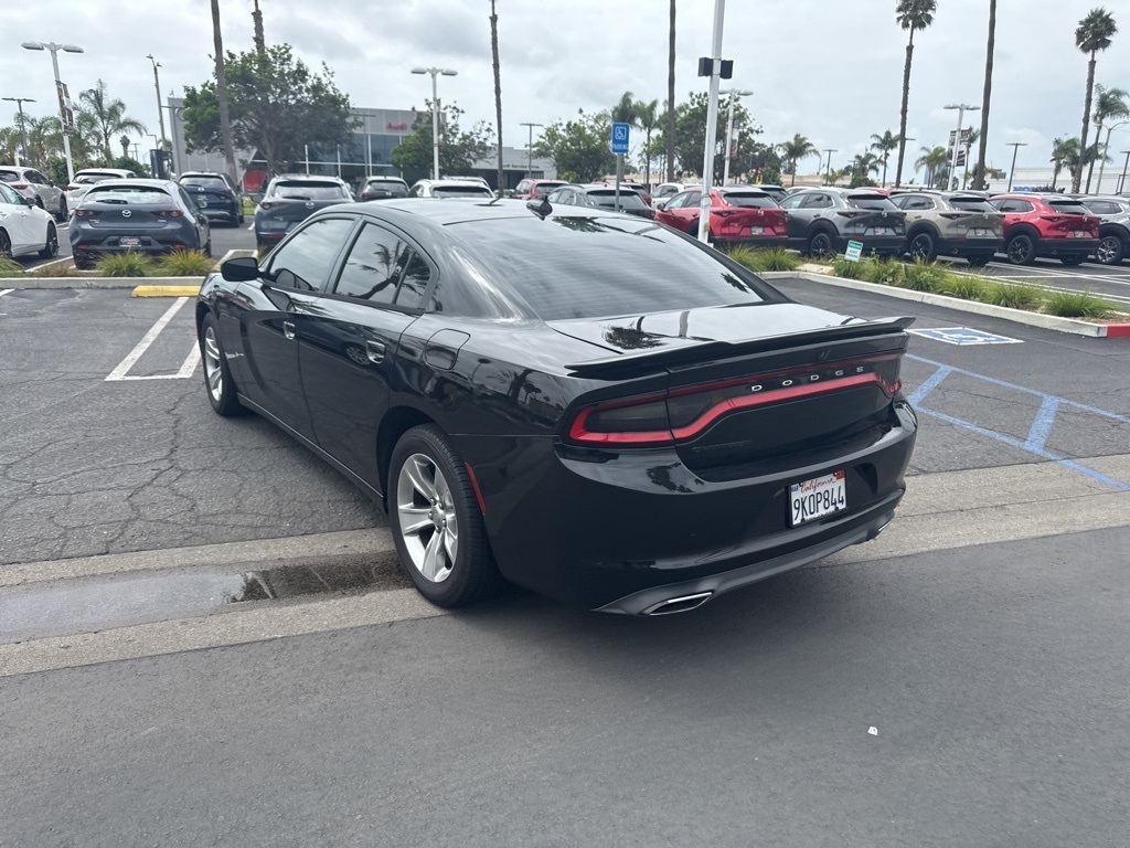 2017 Dodge Charger SXT photo 22