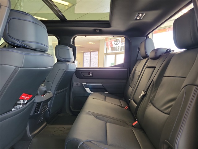 2025 Toyota Tundra Platinum CrewMax photo 11