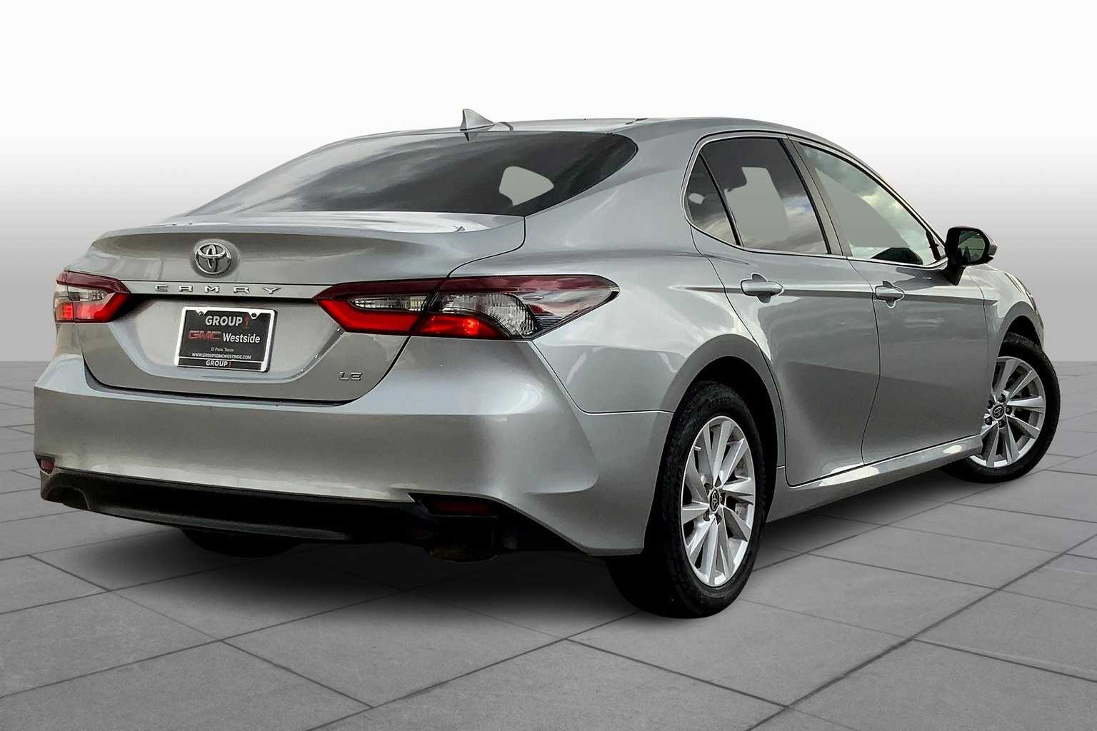 2022 Toyota Camry LE photo 11