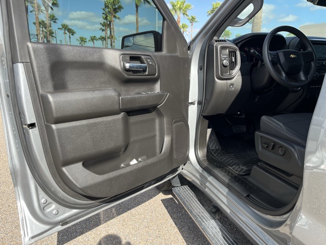 2023 Chevrolet Silverado 1500 Custom photo 25