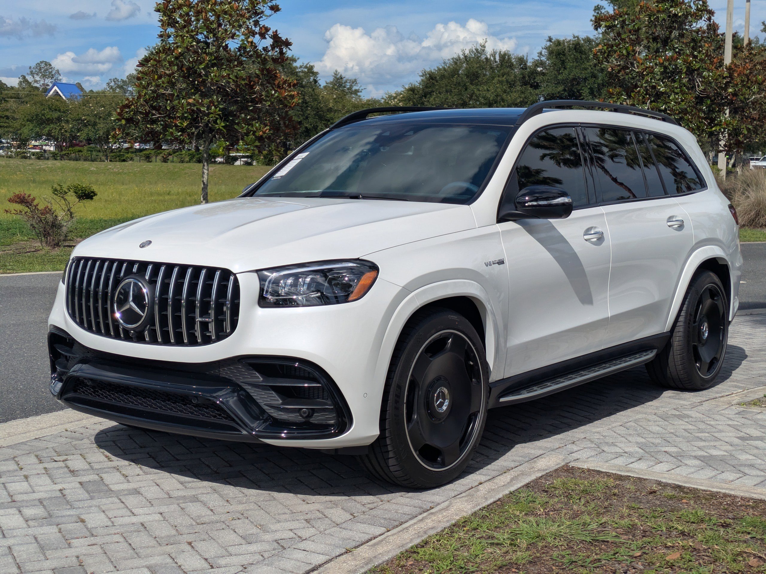 2025 Mercedes Benz GLS AMG 63 4MATIC photo 9