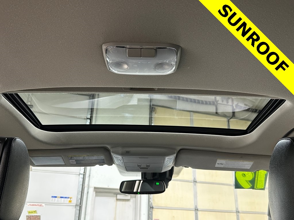 2019 Toyota Sequoia SR5 photo 32