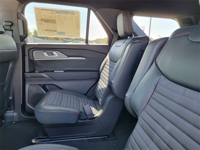2025 Ford Explorer ST-Line photo 12