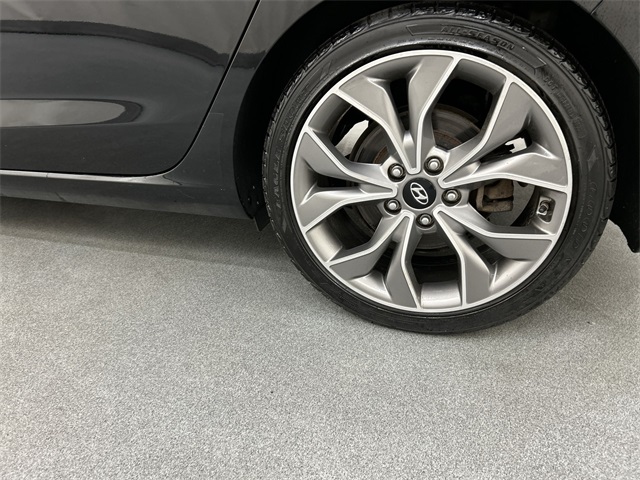2019 Hyundai Elantra GT N Line photo 5