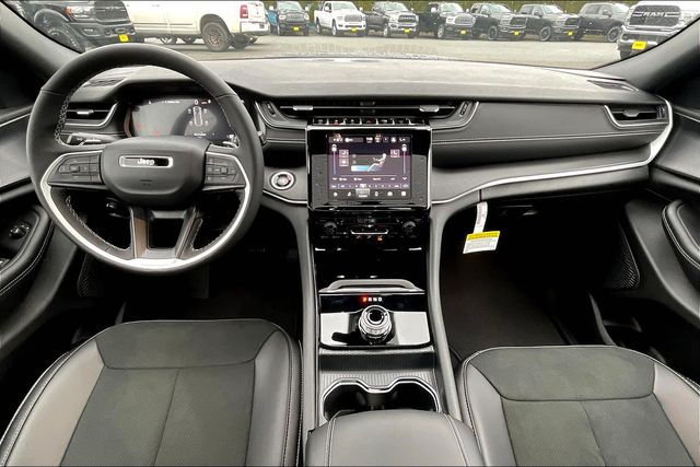 2025 Jeep Grand Cherokee Altitude X photo 5