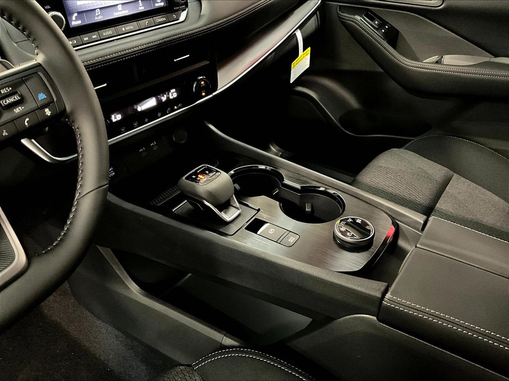 2026 Nissan Rogue SV photo 7