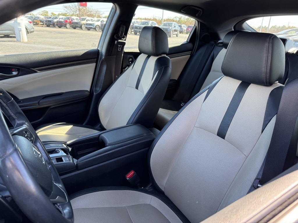 2018 Honda Civic Sport Touring photo 2