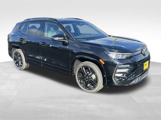 2026 Volkswagen Tiguan SE R-LINE BLACK's photo