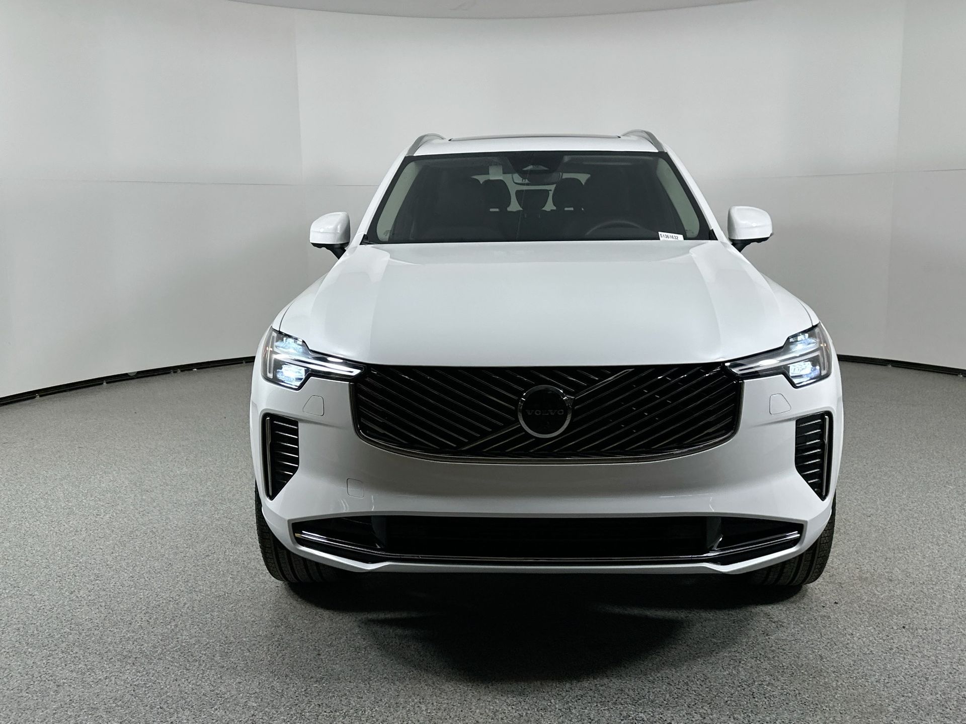 2025 Volvo XC90 AWD Plus photo 2