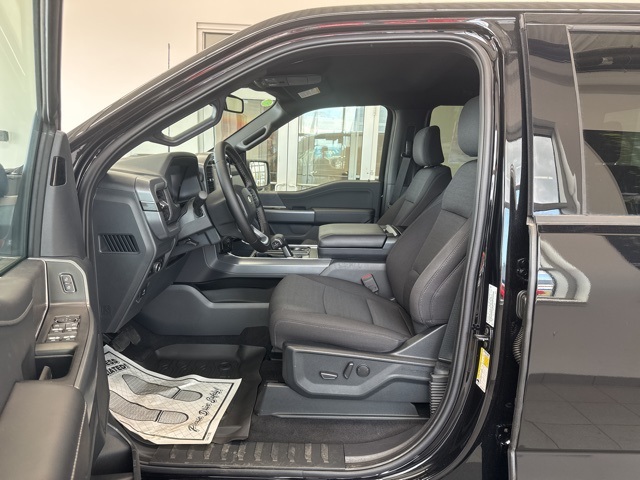 2025 Ford F-150 XLT photo 15